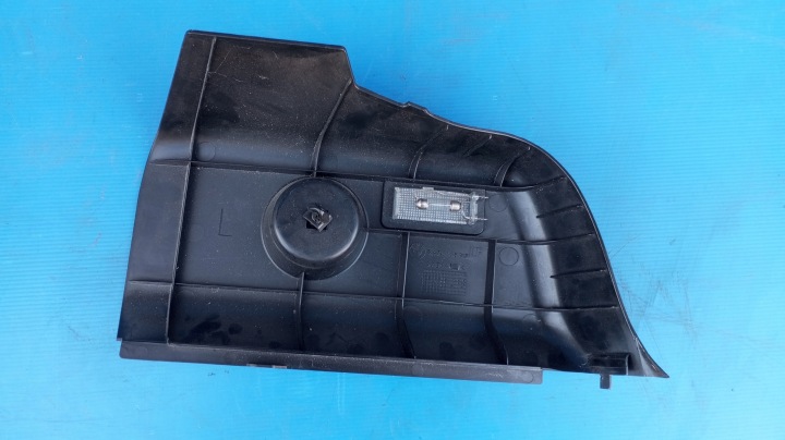 фото №12, Bmw 3 e36 cabrio защита крепление лампы левое зад 8165317