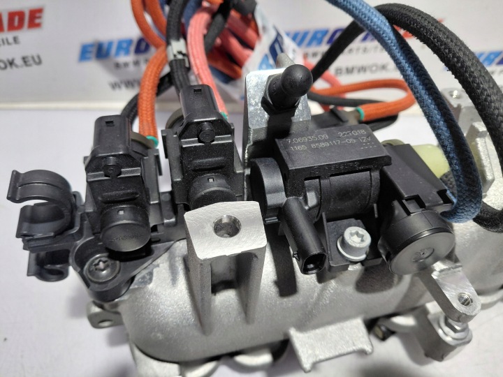 фото №13, Bmw g01 lci g05 g20 g30 lci b47d xd5o коллектор впускной 7925777 новый