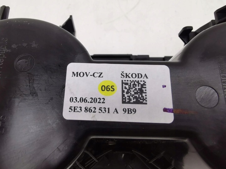 фото №9, Skoda octavia mk4 2022 переднє тримач na чашка тунелю середнього