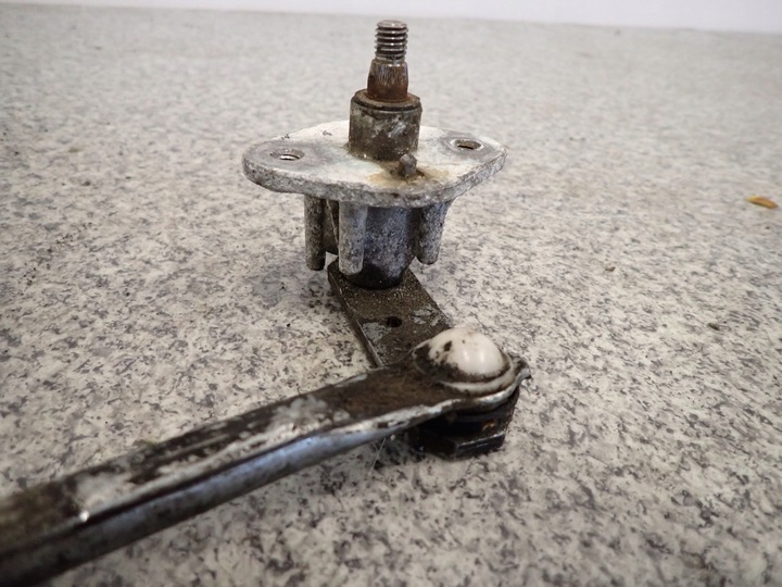 фото №4, Mazda 323 bj 98-03 механизм дворник