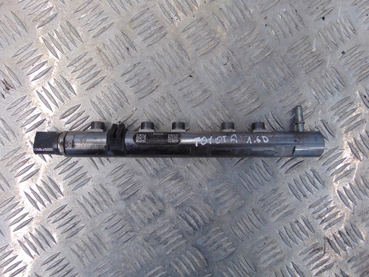 фото №1, Toyota avensis t27 auris планка впрыскивающий 1.6 d4d