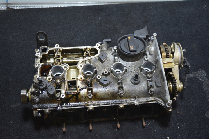 фото №11, Audi a4 b8 1.8t tfsi головка комплектна, вали 06h103373j