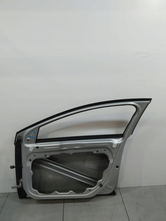 фото №9, Двері праві перед 711-16 volvo v40 ii 2012-2019