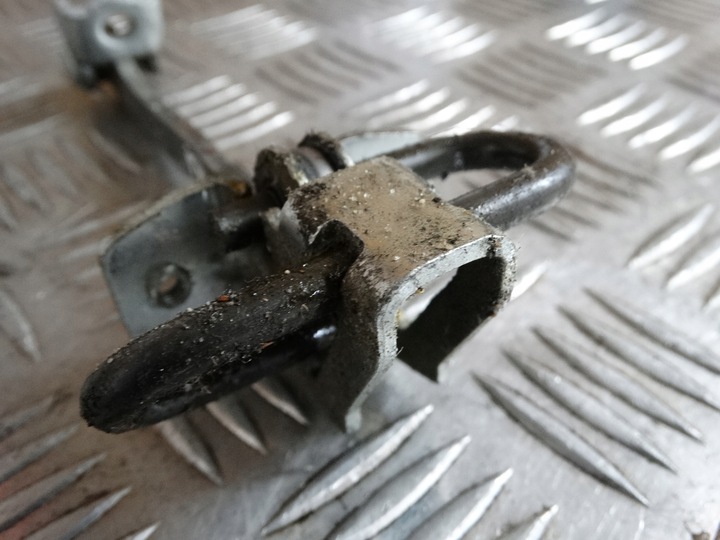 фото №3, Ограничитель дверь opel combo правый перед