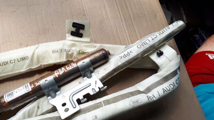 фото №9, S6 c7 a6 шторка правая перед sedan 4g5880742c