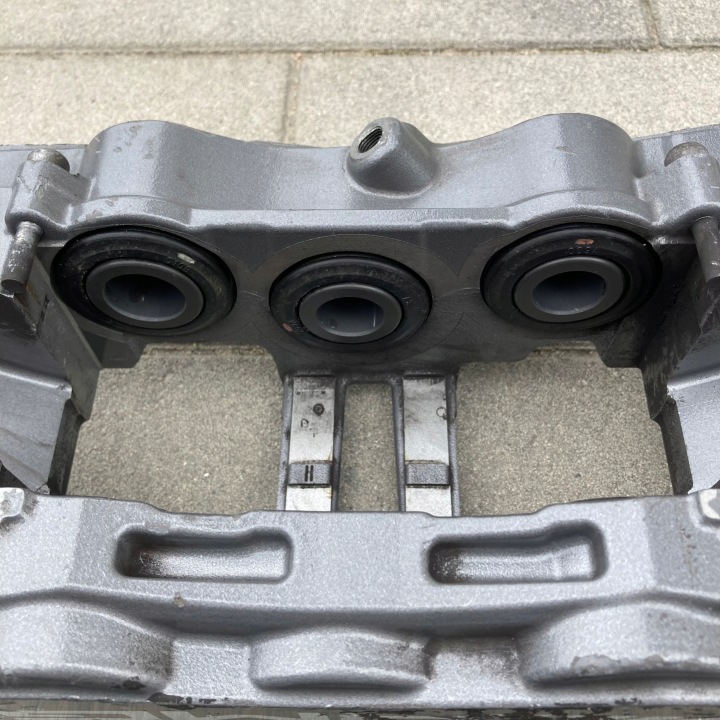 фото №10, Mercedes w206 amg c63s суппорт тормозной правое перед 099cpl / 23202
