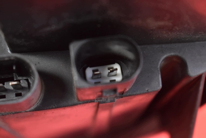 фото №12, Фара правое фара передняя eu 0301208202 mitsubishi 6 vi z30 02-09