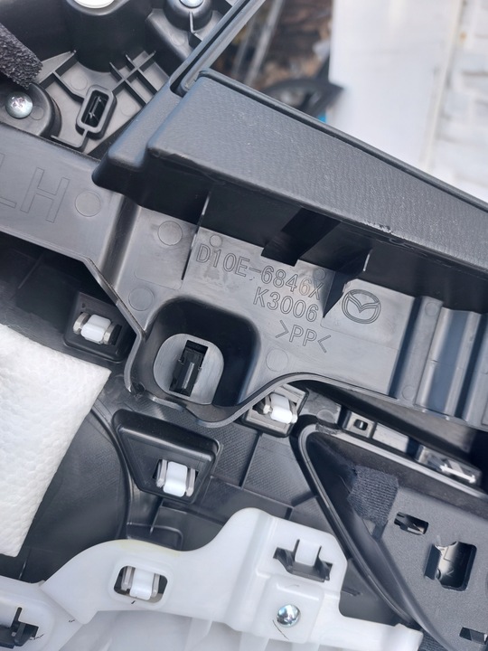 фото №4, Cx-3 оббивка боковина двері лівий перед