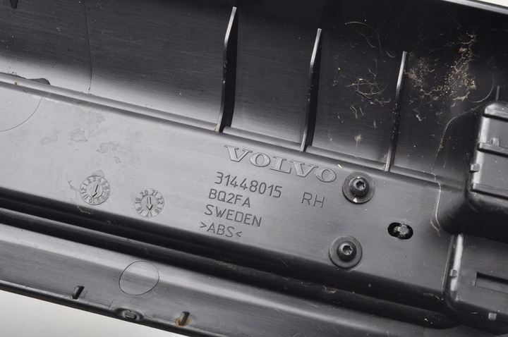 фото №6, Volvo xc60 ii накладка порогова планка права 31448015