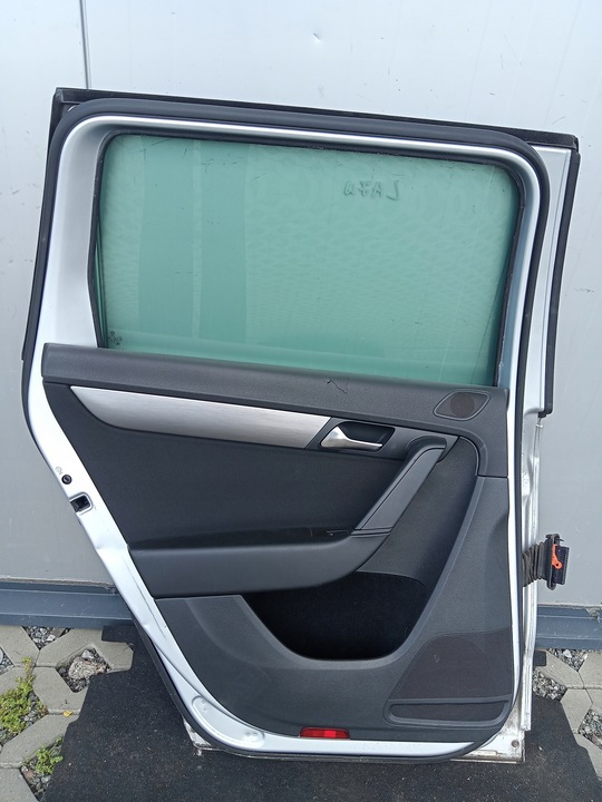 фото №15, Дверь левый зад серебристый vw passat b7 универсал la7w