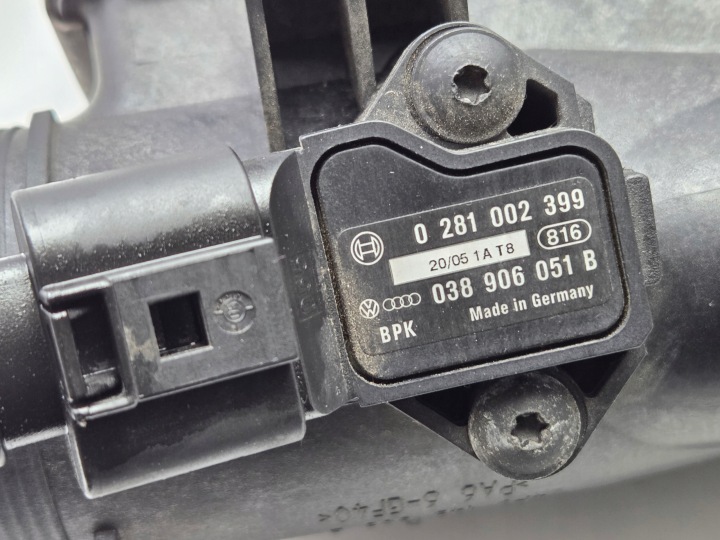 фото №8, Радиатор интеркулер левое датчик map audi a6 c6 3.0 tdi 4f0145805