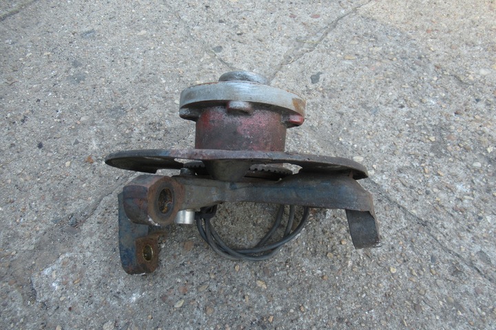 фото №2, Iveco daily 06r 2.3 hpi поворотный кулак ступица левая