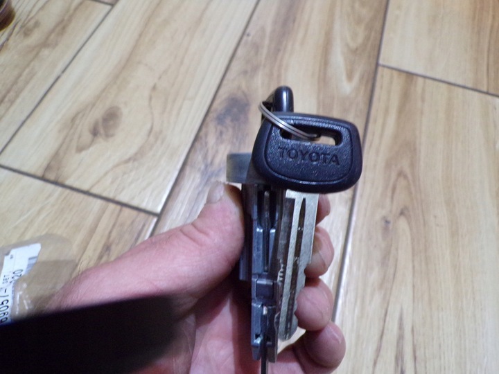 фото №1, Замок запалювання toyota paseo -tercel