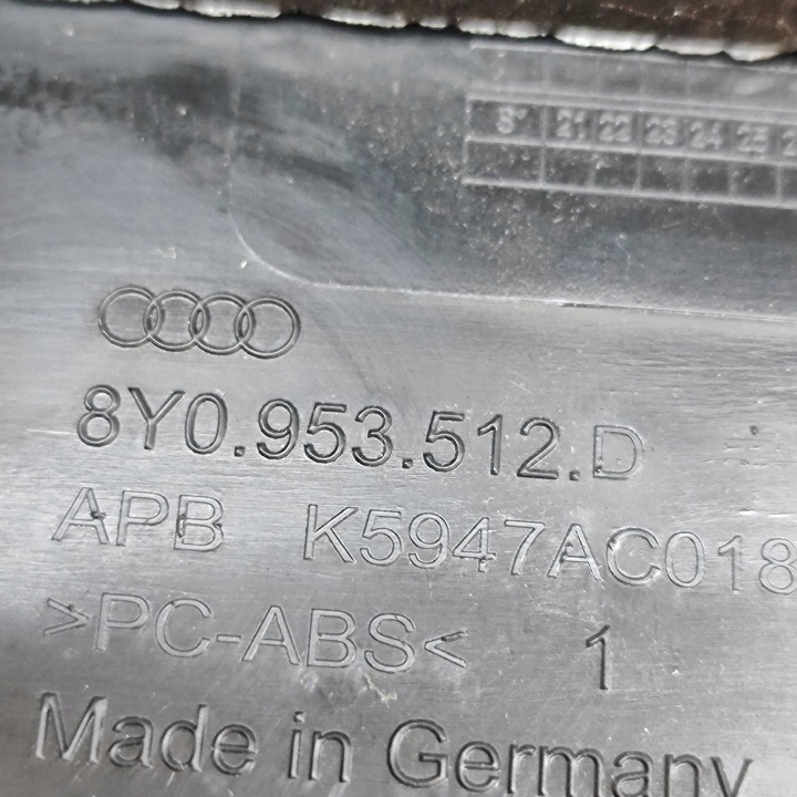 фото №6, Audi q4 sportback e-tron 2024 элементы обшивка колонки рулевого
