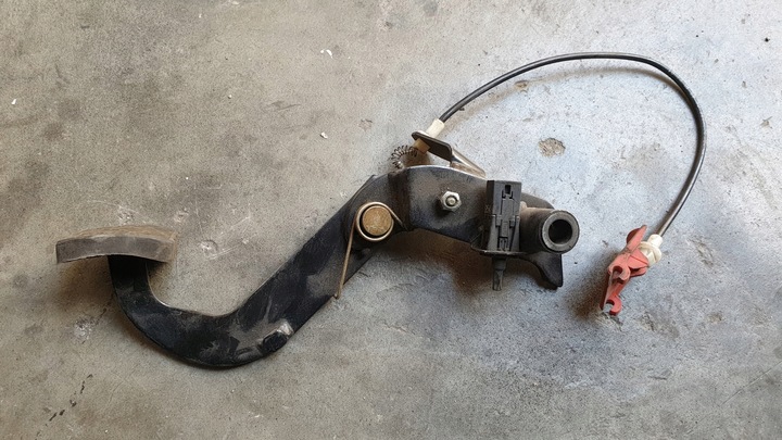 фото №1, Actros mp1 педаль зчеплення 9412900616 відкривний