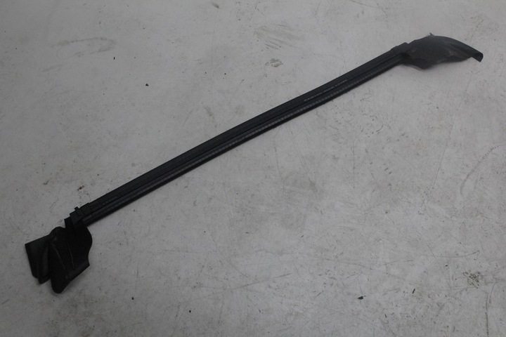 фото №1, Vw arteon прокладка стёкла правая задняя 3g8839480