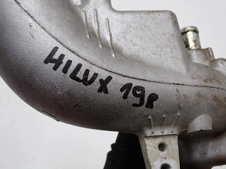 фото №8, Трубка  труба воздуховод штуцер колено воздуха toyota hilux viii 2.4d 2gd 19r
