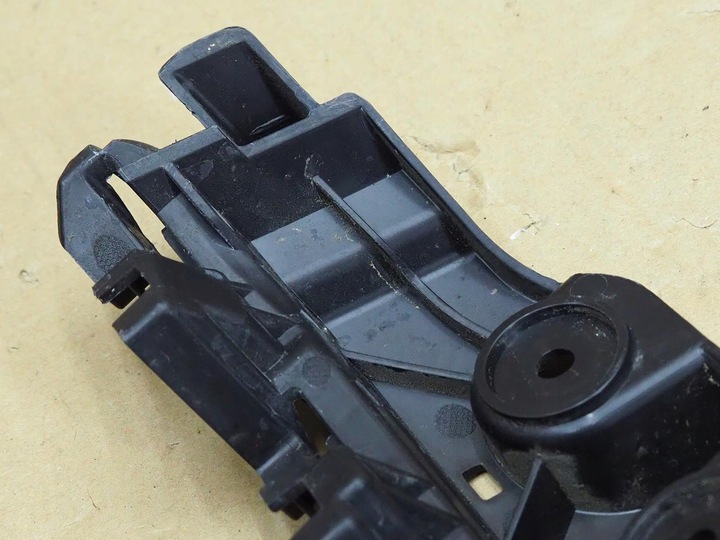 фото №15, Ковзун бампера лівий зад audi a1 ii 82a 82a807377