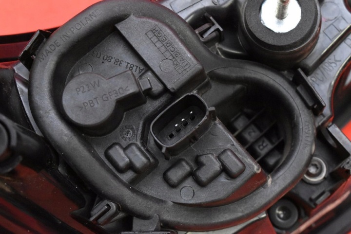 фото №8, Фара правая зад задняя 39099015 opel astra 5 v k 5d hb рестайлинг 19-21