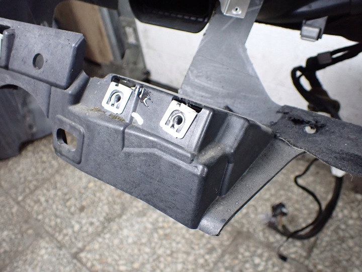 фото №9, Панель раздаточная капот bang&olufsen audi s8 d3 5.2 4e1819214