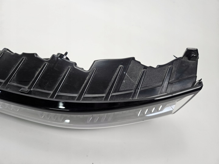 фото №10, Zeekr 001 2021 - накладка фара задня зад p00179297 204-65006