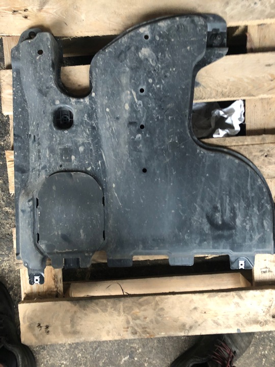 фото №1, Audi q3 83a защита шасси 5qf825206