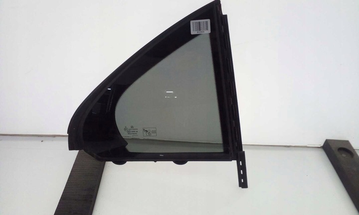 фото №1, Скло праві трикутник mercedes c-klasa w205 sedan14-