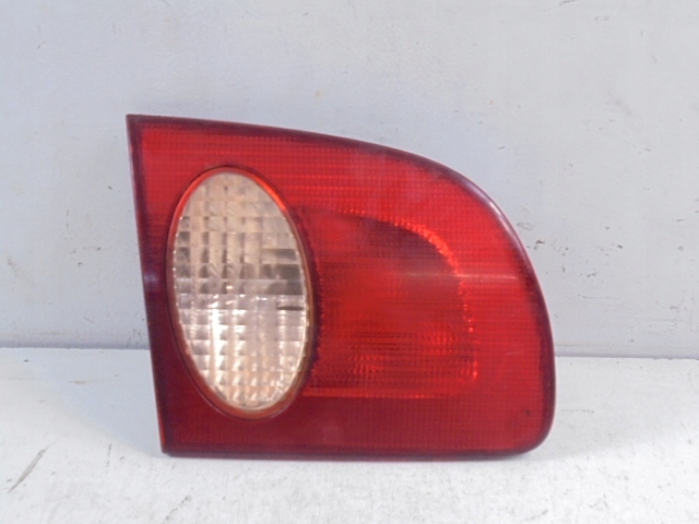 фото №9, Toyota corolla 8 e11 97-02 лампа зад левая з крышки sedan 4d + вкладка 119830l