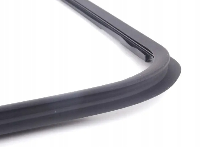 фото №10, Bmw e36 купе оригинальная прокладка стёкла зад верхняя