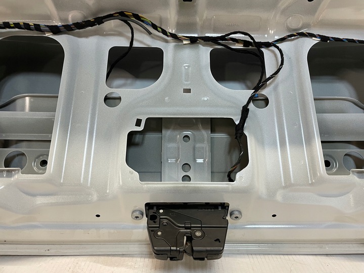 фото №6, Крышка зад bmw 3 f30 люкс line цвет a300 идеал