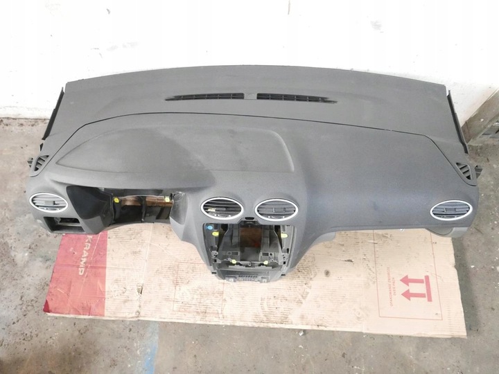 фото №8, Панель раздаточная консоль ford focus mk2 универсал 04-