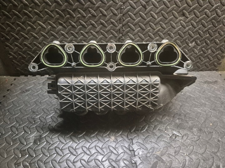 фото №1, Колектор всмоктуючий vw 1.4 16v 036129711fq