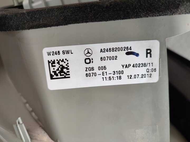 фото №10, Mercedes b w246 лампа задня права a2468200264