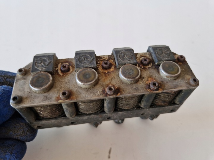 фото №6, Паливна рейка  форсунки lpg газу mazda tribute i 01r 2.0 b 67r-017064