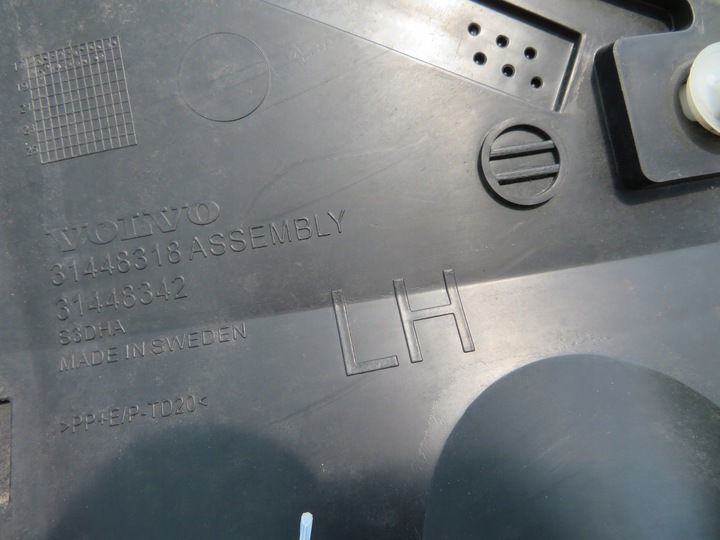 фото №13, Volvo xc40 планка дверь левая зад 18 - 31448318