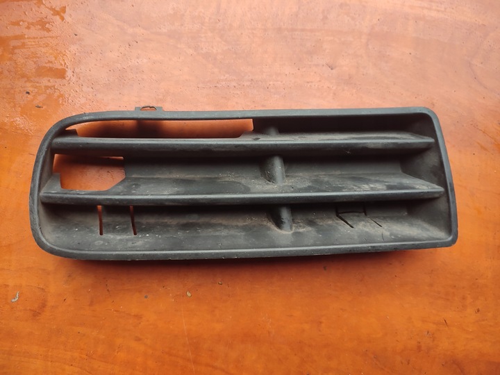 фото №1, Решётка бампера левая vw golf iv 1j0853665b