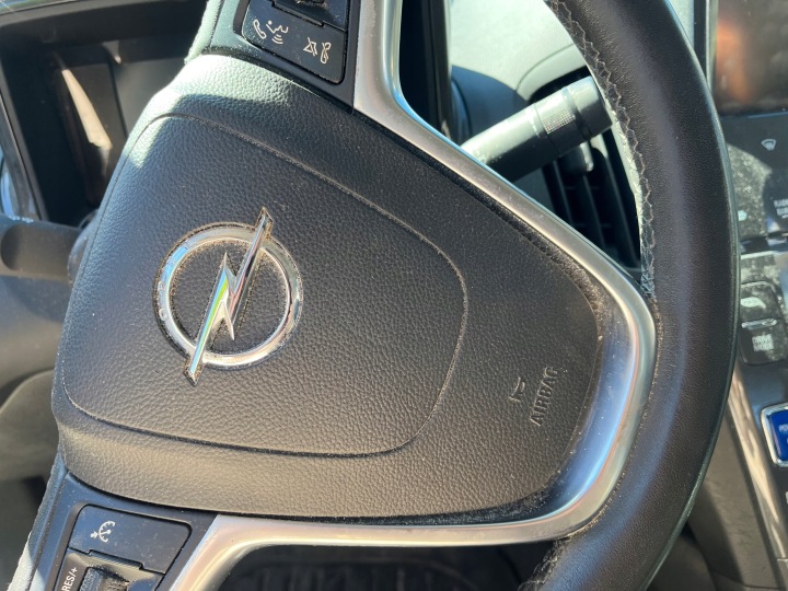 фото №10, Opel ampera pulpit консоль торпедо раздаточная ремней i подушек