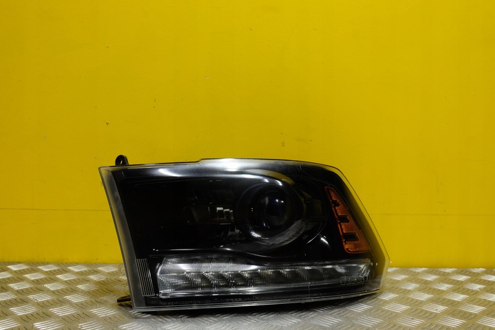 фото №1, Dodge ram 2013- фара лампа левая обычная soczewkowa чёрная led usa