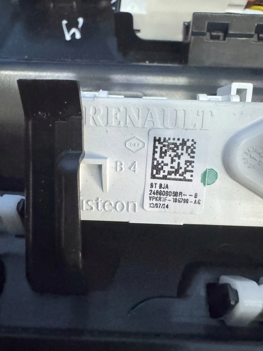 фото №13, Освещение лампа потолок renault megane v e-tech