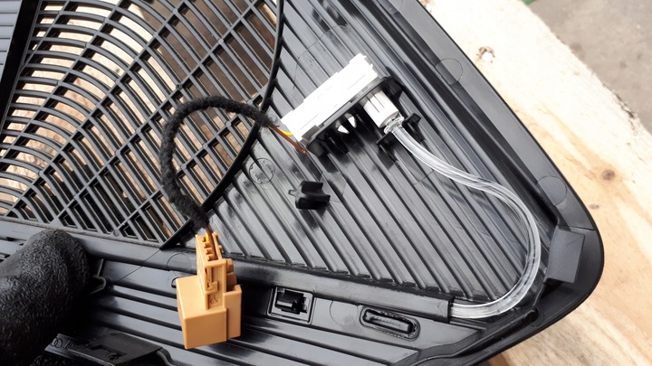 фото №10, A4 b9 8w bang olufsen маскировочная накладка дверь левая перед