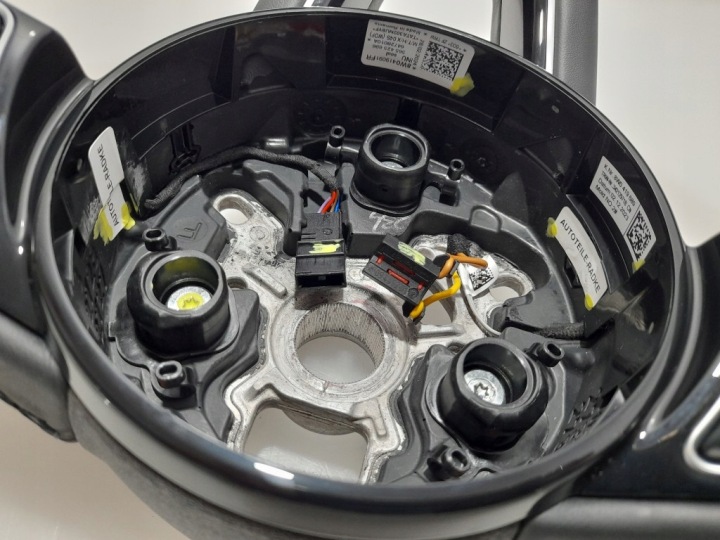 фото №12, Новая руль кожа мультифункция dsg лепестки 8w0419689 audi a4 b9 2024r