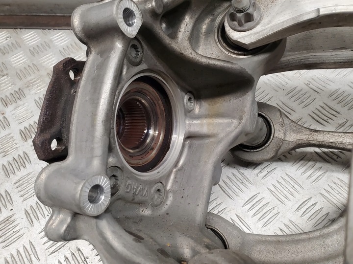 фото №11, Audi sq8 4m0505459c зад сторона ліва підшипник i ступиці kół