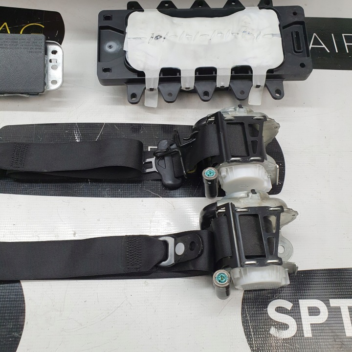 фото №12, Gla b klasa w247 x247 торпедо консоль подушки ремені подушка