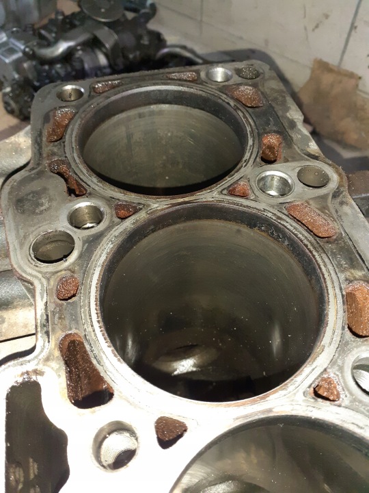фото №6, Blok стойка двигателя audi vw 2.0 tdi cbb cba cbd