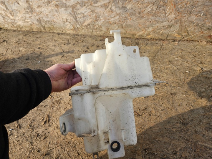 фото №6, Toyota rav4 v бачок склоомивача