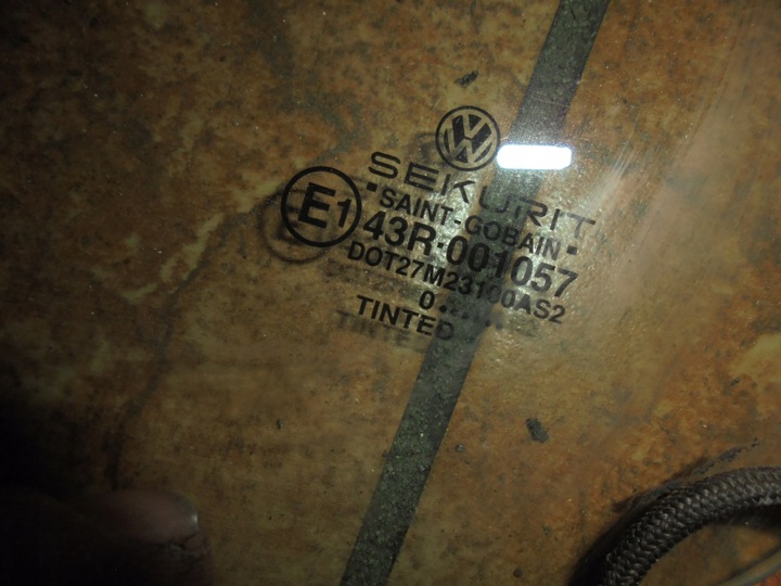 фото №3, Golf iv 1.6b hb стекло малый правые левый зад