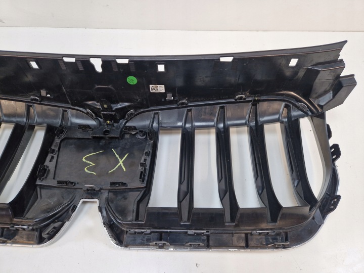 фото №7, Bmw x1 u11 центральна решітка бампера перед 9883426