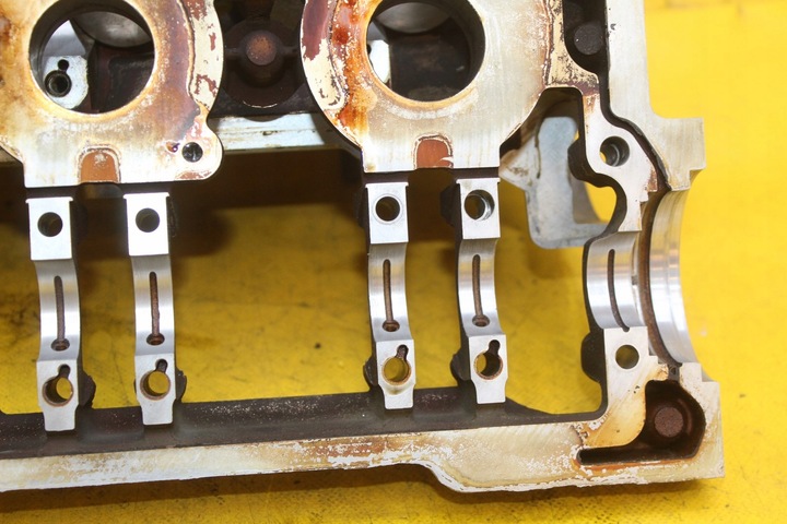 фото №11, Головка audi a4 b6 b7 vw passat b5 2.0 b alt 06b103373am 06b103127p