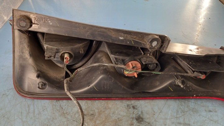 фото №9, Лампа ліва зад nissan note 1.4b 06r