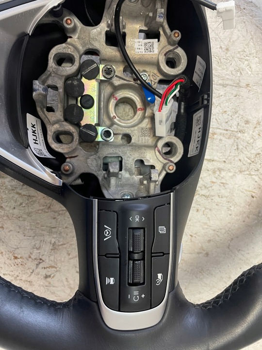 фото №13, Kia sportage v 23r руль лепестки кожа